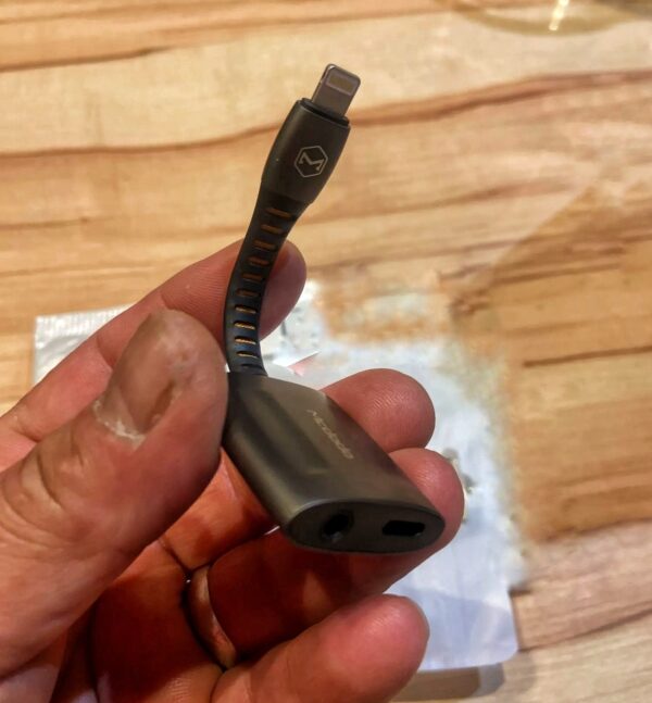 Mcdodo Lightning to Lightning & DC 3.5mm Audio Adapter - Image 3